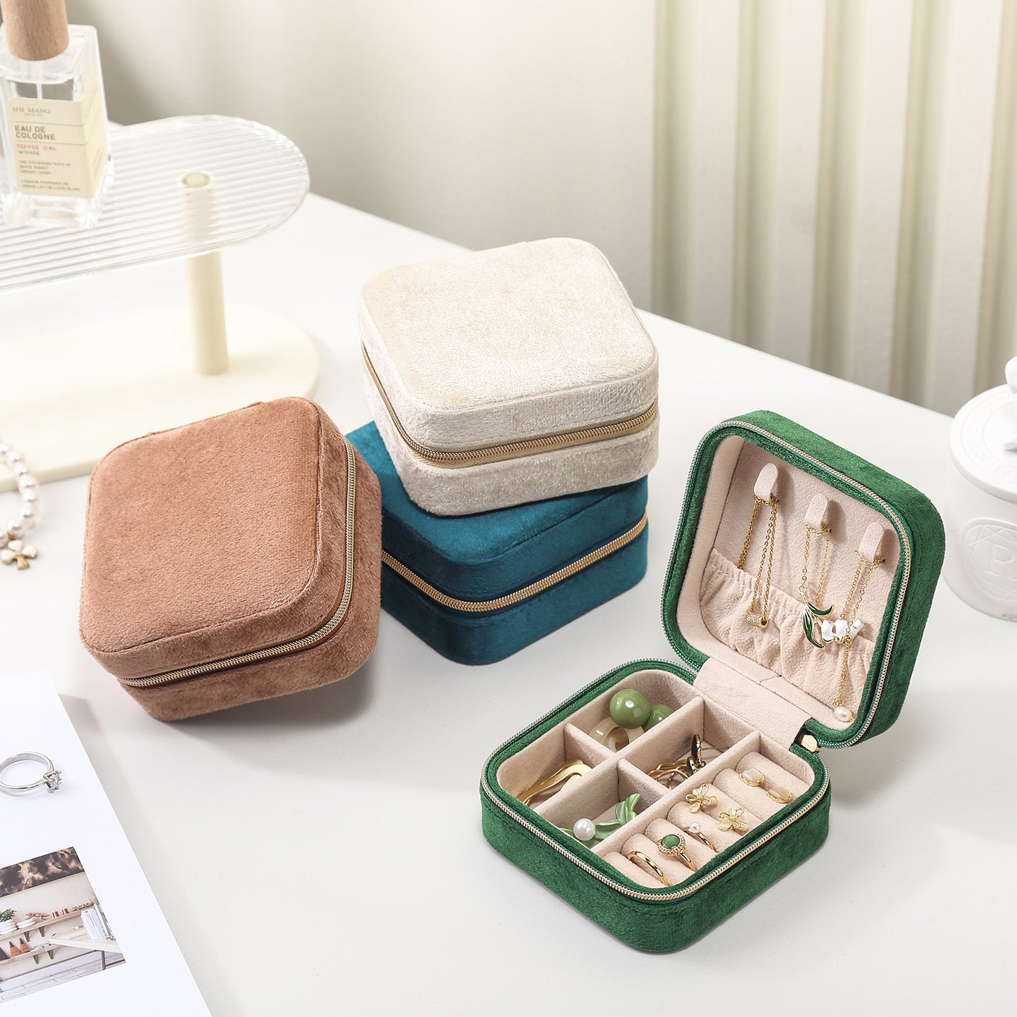Casegrace Velvet Travel Jewelry Box Organizer for Women Plush Travel Jewelry Case Christmas Gifts